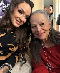 What a great night performing with @jasontenner then having a bunch of  friends sing Happy Birthday and cake !!!!!! @olga_hernandez_ thank you for  the memories :)💜