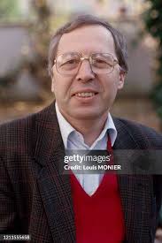 L'historien français Claude Langlois à Paris en novembre 1988, France. News  Photo