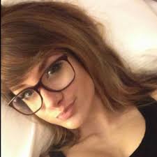 Jennifer Pichette's Instagram, Twitter & Facebook