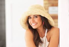 Αυτή την περίοδο απολαμβάνει τις καλοκαιρινές της διακοπές και περνάει όμορφες και ξέγνοιαστες στιγμές με αγαπημένα της πρόσωπα. Basw Goylielmakh H Apokalypsh Ths H8opoioy Gia To Safe Sex Kai Thn Skhnh Poy Fwnaze Kaigomai Fay S Book