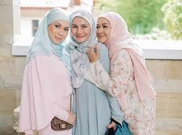 Filmografia, nagrody, biografia, wiadomości norzilah binti abdul jalil. Seronoknya Tengok Wajah Ceria Datuk Ziela Jalil Bila Peluk Cucu Sulung Buat Kali Pertama Nona