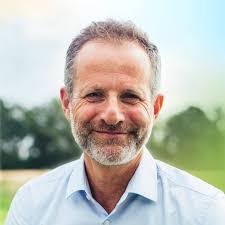 Oscar David's Instagram, Twitter & Facebook