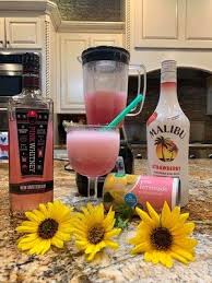 Pink Lemonade Paradise Debangor Copy Me That Drinks Alcohol Recipes Mixed Drinks Recipes Cocktail Drinks Recipes