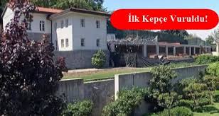 Üsküdar'daki tarihi kandilli köşkü, osmanlı bankası'nın kurucularından i̇ngiliz david glavany tarafından 1893 yılında üsküdar'da yaptırıldı. Reza Zarrab In Kandilli Deki Villasinda Yikim Yeni Emlak