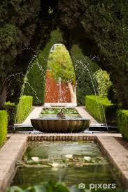 fotobehang een fontein in de generalife tuinen van het alhambra paleis pixers we leven om te veranderen