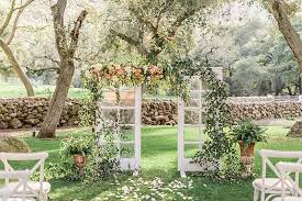 A winding gravel road gives way to an open meadow surrounded by natural forests that lead to a beautiful 5000sqft tuscan villa. Ethereal Spring Garden Wedding Ideas Southern California Wedding Ideas And Inspiration