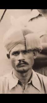 To our photo experts. Found that picture between my grandmothers papers.  Any idea of what army those solders belong and what year is it possible?