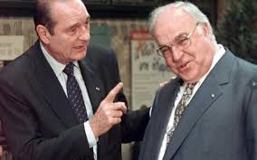 Le président français, charles de gaulle et le chancelier allemand konrad adenauer signent le traité d'amitié à l'élysée, le 22 janvier 1963. Mort De Helmut Kohl Macron Salue Un Artisan De L Amitie Franco Allemande Le Parisien