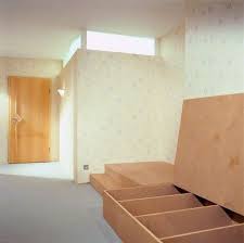 Nachdem alle bauteile der holzschublade auf maß zurecht geschnitten wurden, müssen diese noch verschliffen werden. Podest Mit Schubladen Bauen Auszuge Schubladen Selbst De Schublade Bauen Selbstgemachte Couch Kinderzimmer Dekor