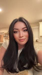 Alisa Leone's Instagram, Twitter & Facebook