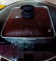 Uniknya resepi ini adalah pada teksturnya yang berpori seakan kali ini, kami bawakan resepi ini khas buat anda semua. Cara Untuk Membuat Kek Coklat Moist Kukus Ringkas Mudah Dan Enak My Resepi