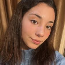 Beatriz Stange (@beaastange)