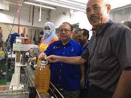 It is located about 8 km from the kota bharu town. Kpdnhep On Twitter Ybtm Pegawai Kpdnkk Kelantan Lawat Syarikat Pembungkusan Minyak Kilang Link Holder Packaging S B Di Kawasan Perindustrian Pengkalan Chepa Https T Co Cmxldvjjyd