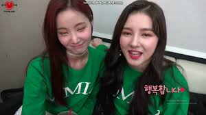 Watching movies, staring at the ground. Momoland Nancy X Yeonwoo Rap Bboom Bboom Youtube