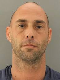 Detectives: Charlotte County bank robbery suspect turns himself in