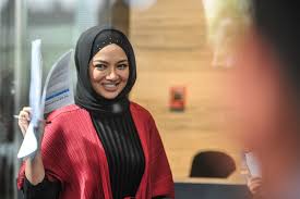 Airasia and leading hijab brand naelofar hijab has unveiled a special collaboration with an exclusively designed hijab for the airline's female pilots. Save Us From Pirates Celebrity Entrepreneur