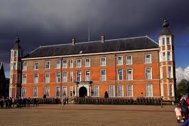 De meeste geplande activiteiten in en om breda doet mee aan de oproep van de landelijke kbov (koninklijke bond van oranje verenigingen) met klokgelui en een feestelijk programma op de. Dxivi9 Ps9v1om