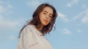 Papa topo is an indie pop duo from spain, composed by adrià arbona orero and paulita demaiz. Clairo S Pretty Girl Went Viral Then She Had To Prove Herself The New York Times