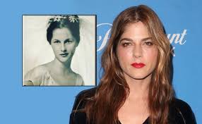 Selma was born the youngest of four daughters of judge molly ann. Molly Cooke Wiki Bio Age Died Husband Selma Blair Mother Wikibioage