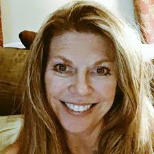 Lisa DeLay (@LisaDeLay2)