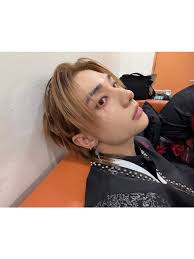 Hyunjin sent photos Hyunjin:”me yesterday”