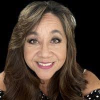 Esther Olmos's Instagram, Twitter & Facebook