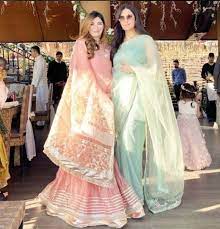 She took help from a leading designer to recreate her mother's wedding dress but the overall idea for the look was all hers. Naimal Khawar Sister Fiza Khawar Nikkah Pictures Pakistani Fashion Party Wear Asian Wedding Dress Pakistani Best Casual Dresses