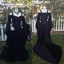 Risultati Immagini Per Gothic Wedding Dress Gothic Wedding Dress Short Wedding Dress Lace Wedding Dress Vintage