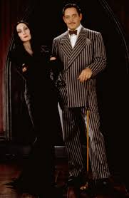 Super angebote für mortica addams hier im preisvergleich. I M Still Dressing Like Morticia Addams Even Though Halloween Is Over Teen Vogue