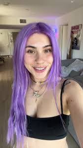 Kaitlyn Hilton's Instagram, Twitter & Facebook