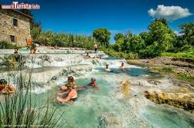 Per terme libere si intendono alcune località termali a libero accesso o ad accesso a bassissimo costo. Le Piu Belle Terme All Aperto In Italia Estate E Inverno