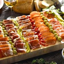 Sample 5 Of Spains Great Cured Meats Including The Incomparable Iberico De Bellota Sliced Thinly La Tienda Delivers The Best Of Spa Cured Meats Food Cooking