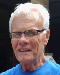 Julie Hoyt's Instagram, Twitter & Facebook