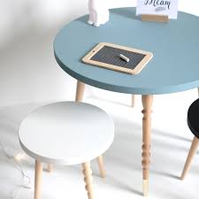 Retrait 1h ou livraison domicile. Bureau Enfant Table Basse En Hetre Coloris Bleu Avec Tabouret Pouvant Servir De Bureau Ou De Table Pour Jouer Pour Les Enfants Bureau Desk Kids Enfants Me