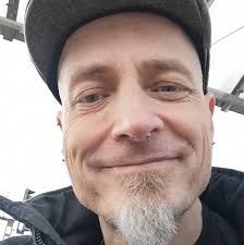 Hi! I am new to this group. Painting since over 20y, but I am new to  watercolour since last year. I recently joined because I want to get more  practice. Further I