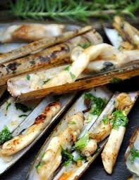 Scheermessen Met Knoflookpeterselie Ingredienten 4 Personen 3 Theel Knoflookpoeder 3 Eetlepels Peterselie Olijfolie Me Recept Vis Oven Visrecepten Recept Vis