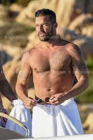 Ricky martin is livin' la vida married life! Backgrid Uk Celebrity Photo Agency Ricky Martin And Jwan Yosef Towel Off After A Dip