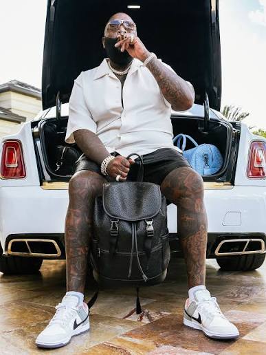 Make a million while you're young : A boss deserves the right baggage, thats why I created my own bag line. Shop yours today on Edition22.com #Boss #RR22 #Edition22 #RR22