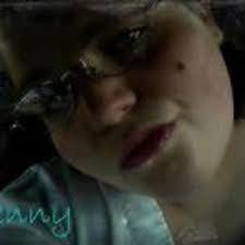 Jenny Hutter's Instagram, Twitter & Facebook