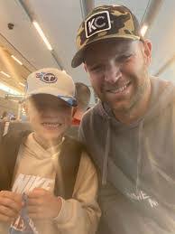 Justin Beebe's Instagram, Twitter & Facebook