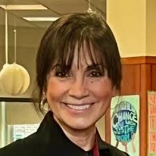 Karen Valente's Instagram, Twitter & Facebook