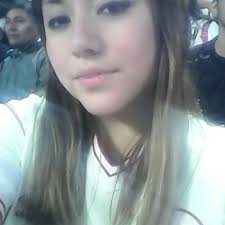 Miriam Lazo (@vanemelek)