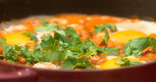 Recette Ma Chakchouka Aux Oeufs Petits Plats En Equilibre Tf1 Petits Plats En Equilibre Chakchouka Petits Plats
