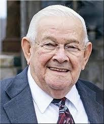 Casandra Logan's Instagram, Twitter & Facebook