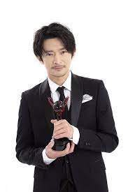 第15回「声優アワード」受賞者インタビュー】主演男優賞 津田健次郎さん | キャスト | レポート | WebNewtype さん