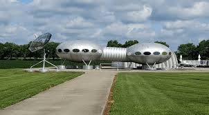 Situated in northeast ohio, canton is a friendly city that is renowned for its pro football hall of fame, which honors national football league players through a variety of outstanding permanent and traveling exhibitions.canton, oh and the surrounding region boast a wealth of attractions and activities for the whole family. 50 Fun And Quirky Things To See In Ohio That Are Free Or Low Cost