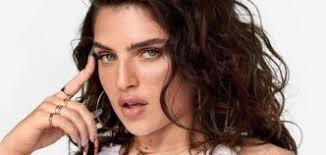 Mae Muller Reveals Her New EP 'no one else, not even you'