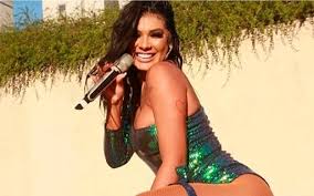 I like the idea of making them explain why they have certain equipment. Pocah Conta Que Beijou Meninas Em Seu Primeiro Show Na Parada Lgbt Revista Marie Claire Celebridades