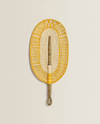 Eventail Pai Pai Decoratif Collection Derniere Semaine Zara Home France En 2020 Zara Home Zara Accessoires Decoratifs