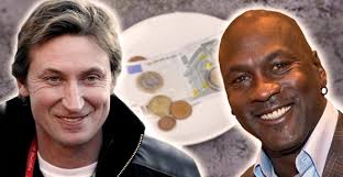 Wayne Gretzky wasn't Impressed with how Michael Jordan Tipped in Las Vegas 